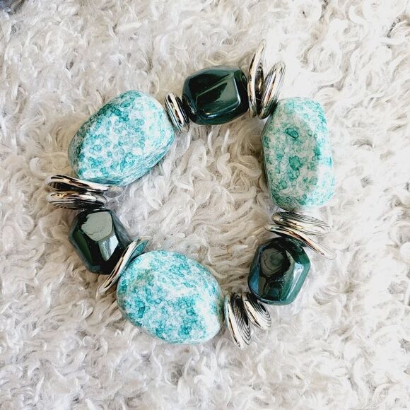 New! Turquoise lightweight blue green stone bracelet - Picture 5 of 5